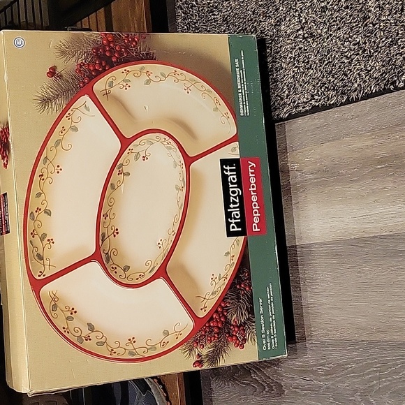 Pepperberry Pfaltzgraff Huge Pepperberry Server, NIB - Picture 1 of 10